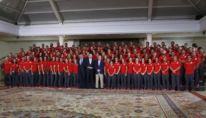 Los olímpicos españoles, con Rajoy y el presidente del COE Alejandro Blanco.