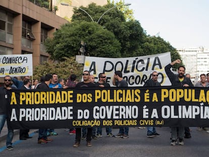 Policiais civis do Rio protestaram essa semana contra a crise.