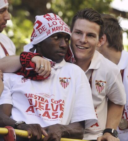 M'Bia y Gameiro.