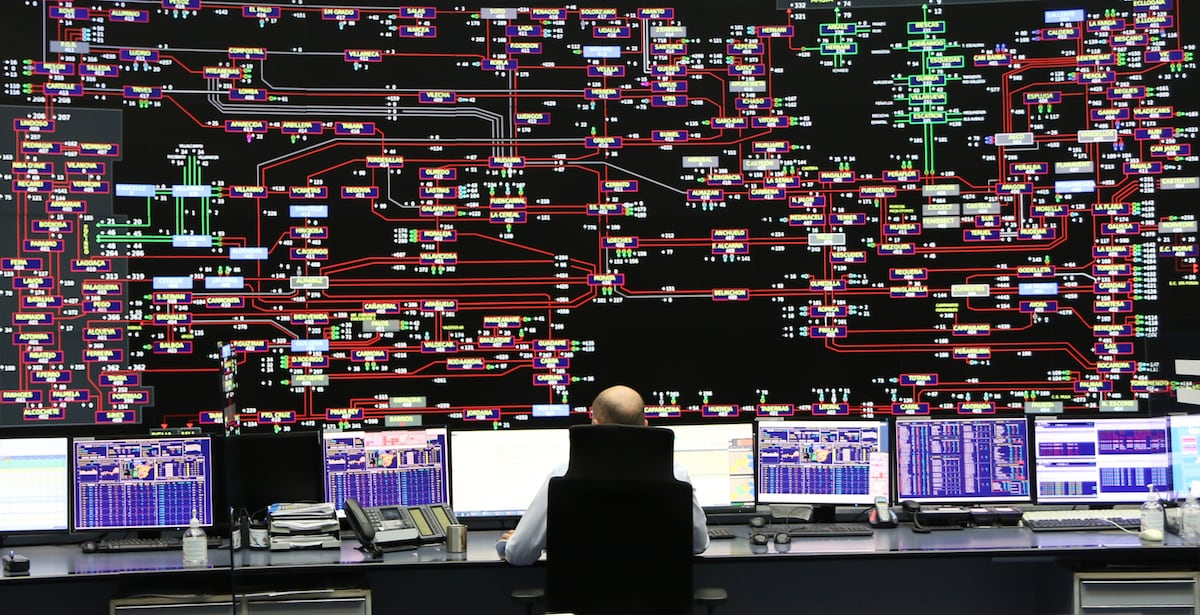 Redeia, el nuevo marco regulatorio mantiene al mercado en espera