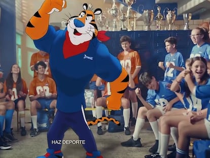 Fotograma de un comercial de Zucartias, con el Tigre Tony al centro.