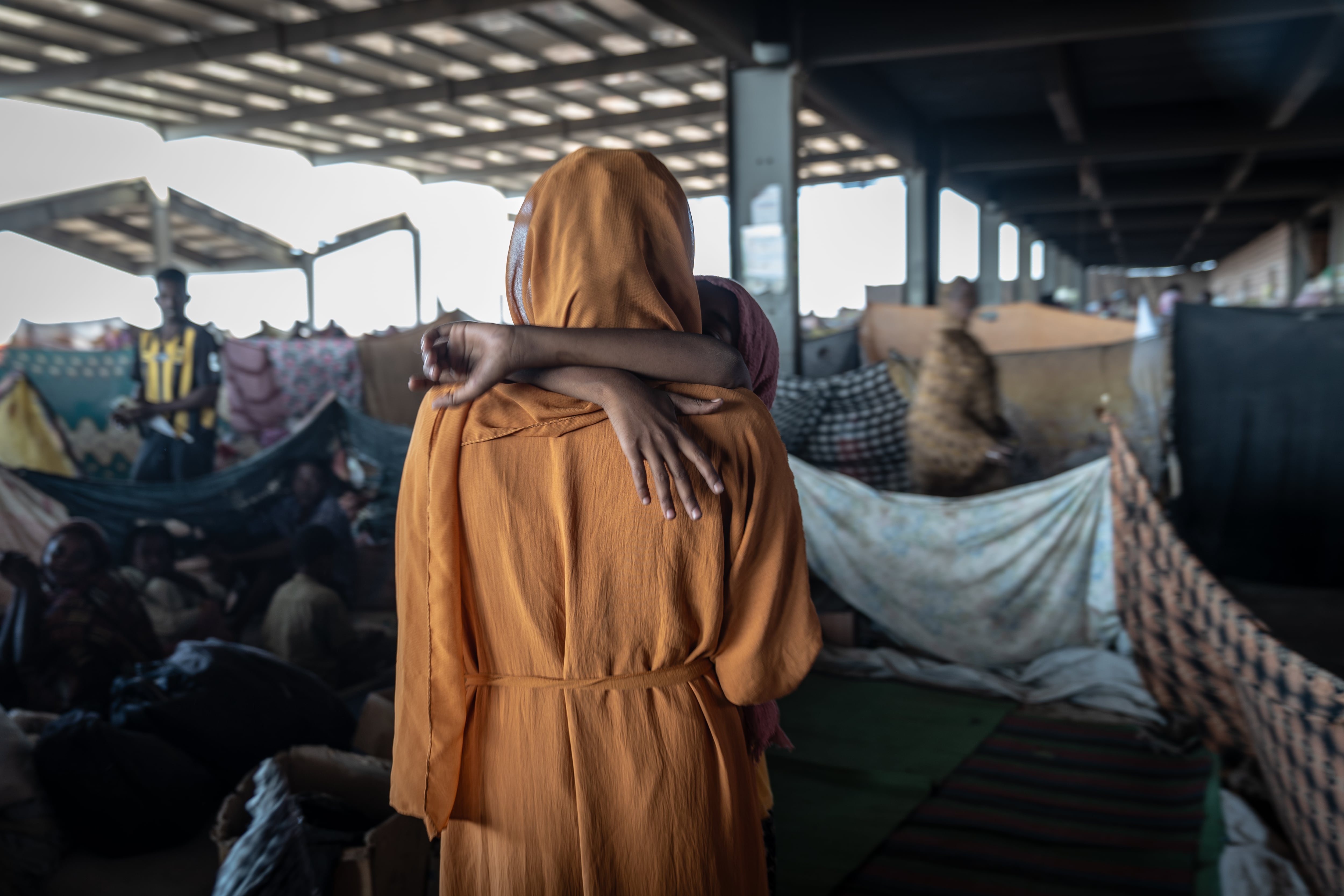 Supervivientes sudanesas de matrimonios forzados con paramilitares reconstruyen sus vidas en Uganda