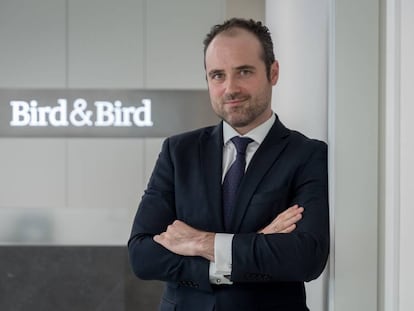 Bird & Bird incorpora a Víctor Horcajuelo como responsable de Tech & Comms
