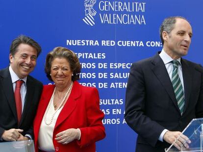 Manuel Cervera, uno de los exconsejeros ahora procesados, con Rita Barber&aacute; y Francisco Camps en 2011.