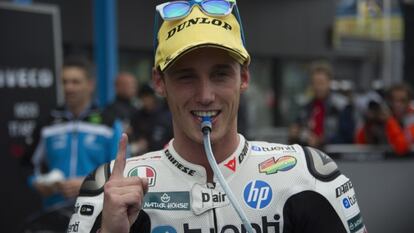 Pol Espargaró celebra su triunfo en Assen.