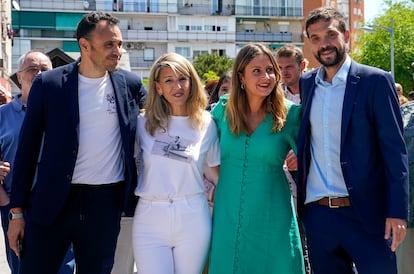 La vicepresidenta segunda y ministra de trabajo, Yolanda Díaz, el candidato de Ganar Alcorcón, Jesús Santos, la candidata a la Comunidad de Madrid de Unidas Podemos, Alejandra Jacinto, y el candidato de Unidas Podemos al Ayuntamiento de Madrid, Roberto Sotomayor, el pasado mayo. 