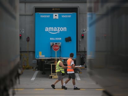 Centro logístico de Amazon en el Prat de Llobregat.