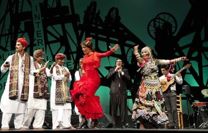 El grupo de fusi&oacute;n flamenca &#039;Flamenco Roots&#039;, durante su actuaci&oacute;n en la inauguraci&oacute;n del 53 Festival Internacional del Cante de las Minas de La Uni&oacute;n.