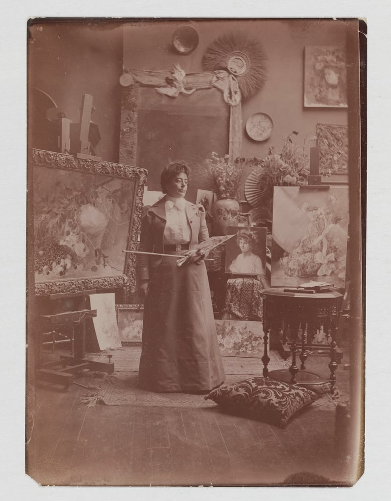 'María Luisa de la Riva en su estudio de París' (hacia 1900). Autoría desconocida.