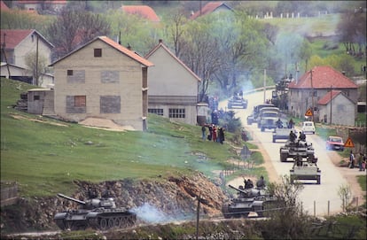 El ejército yugoslavo se despliega por los pueblos de Lesticia y Sucia, en 1991.