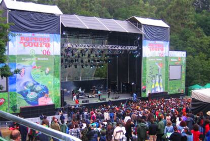Uno de los conciertos de la edición de 2006 del festival de Paredes de Coura (Portugal), a 20 kilómetros de la frontera.