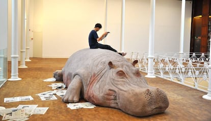 El enorme hipop&oacute;tamo de &#039;Hope Hippo&#039; que puede verse en la fundaci&oacute;n T&agrave;pies de Barcelona.