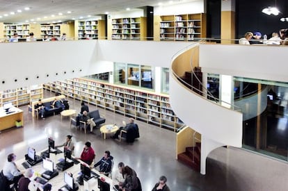 Biblioteca Municipal Jaume Fuster de Barcelona; unos centros que se beneficiarán con las ayudas de Cultura.