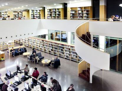 Biblioteca Municipal Jaume Fuster de Barcelona; unos centros que se beneficiarán con las ayudas de Cultura.