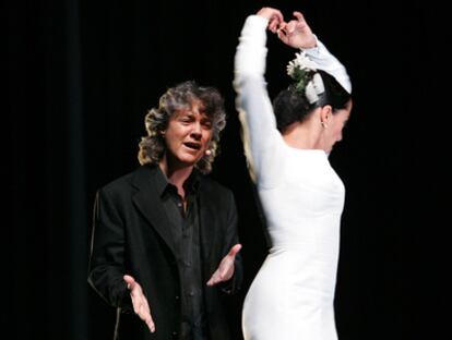 La cantaora Mayte Martín y  la bailaora Belén Maya, en el Pabellón Español de la Exposición Internacional de Aichi, en Japón, en 2005.