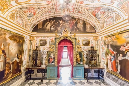 La tumba de santa Teresa de Jesús, en el monasterio de la Anunciación de Nuestra Señora de Carmelitas Descalzas.