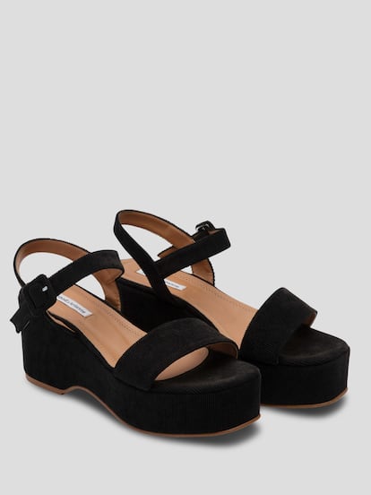 Si el estilo retro es tu perdición, te gustarán estas sandalias de plataforma veganas de About Arianne.

310€