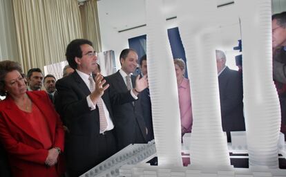 Calatrava, Barber&aacute; y Camps, en la presentaci&oacute;n del proyecto urban&iacute;stico. 