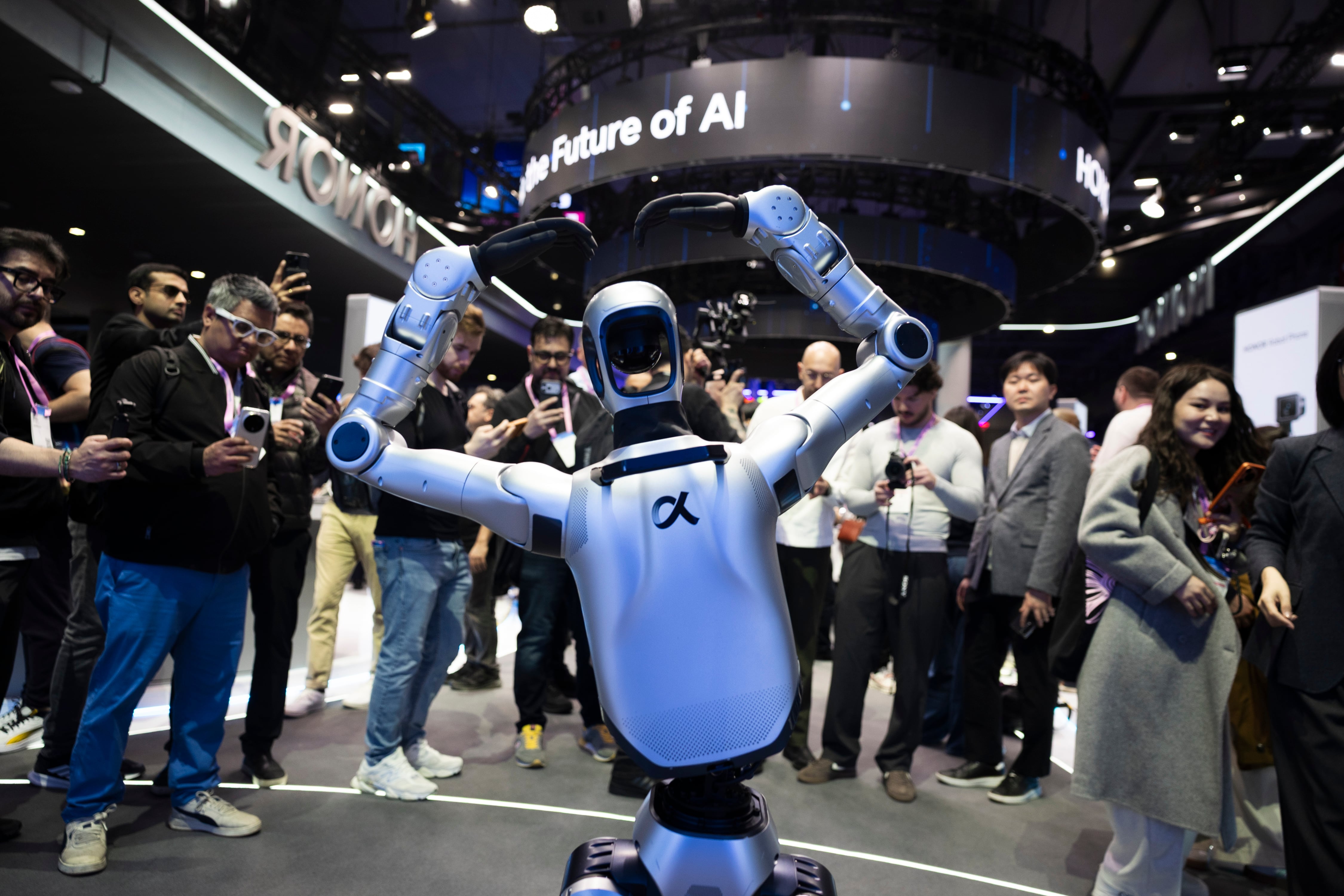 Arranca el MWC en Barcelona con los líderes mundiales de la tecnología pendientes de la guerra en Oriente Próximo