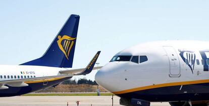 Aviones de Ryainair antes del cierre del aeropuerto de Charleroi, en Bélgica, por el coronavirus.