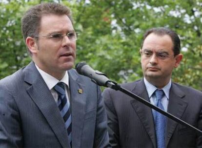 Imanol Landa y Javier Balza, ayer en su comparecencia en Getxo.