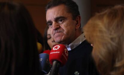 José Manuel Franco, secretario general del PSOE-Madrid, atiende este miércoles las preguntas de los periodistas sobre el caso Cifuentes en la Asamblea de Madrid