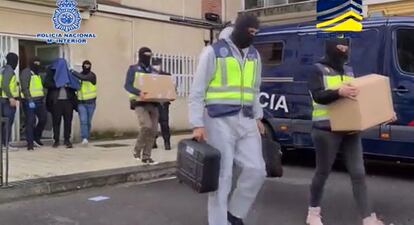 Un momento de la operación contra el imán, en una imagen difundida en 2020 por la Policía.