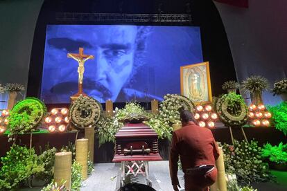 Funeral del cantante Vicente Fernández, en el Arena FG el 12 de diciembre de 2021 en Guadalajara. El artista falleció a los 81 años, después de pasar más de cinco meses internado en el hospital por afecciones respiratorias. 