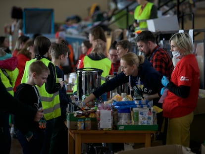 Centro de acogida para refugiados ucranianos de Hrubieszow, noreste de Polonia, cerca del paso fronterizo entre Ucrania y Polonia.