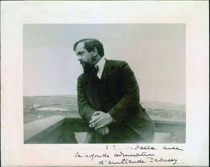 Fotografía de Claude Debussy dedicada a Manuel de Falla. 