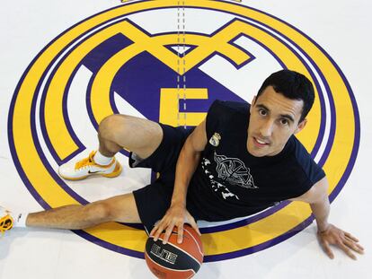 Pablo Prigioni, tras el entrenamiento de ayer del Madrid.