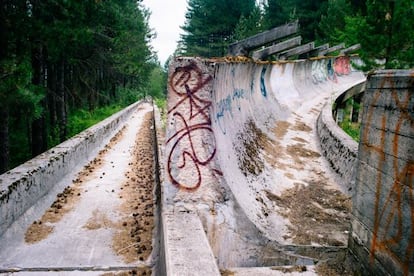 Pista de bobsleigh en Sarajevo (juegos olímpicos de invierno de 1984) reconvertida en trinchera para guerras posteriores.