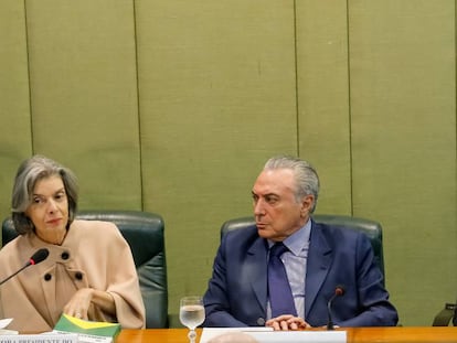 Cármen Lúcia, Michel Temer e Renan Calheiros.