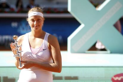 Kvitova con el trofeo madrileño