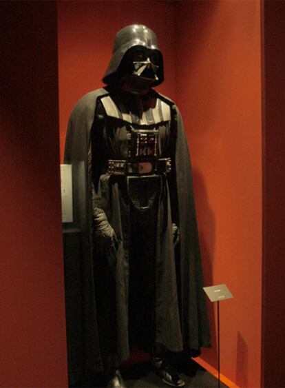 El inmenso original de Darth Vader, con su tamaño real.