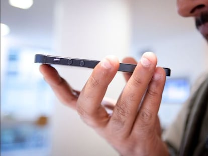 Apple comparte tus conversaciones con Siri a terceros