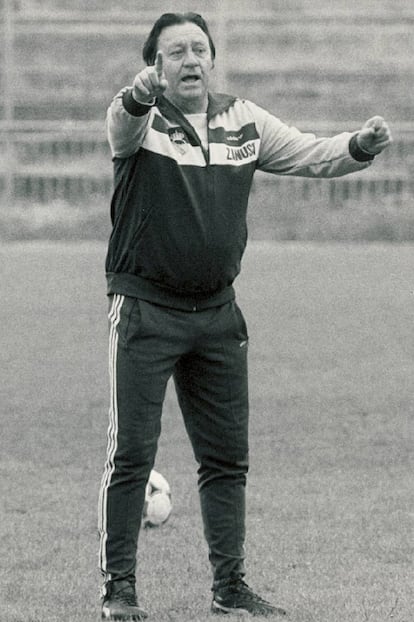 Luis Molowny en  un entrenamiento del Real Madrid, en 1985.