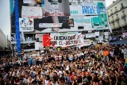 Asamblea en la Puerta del Sol, una semana después del 15-M.