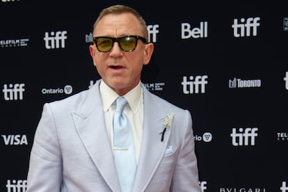 Antes de que despegara su carrera como actor y de convertirse en James Bond, Daniel Craig se vio obligado a vivir en el banco de un parque. “Tuve que hacer cosas malas para sobrevivir porque no tenía dinero”, confesó el intérprete sin dar muchos más detalles. Sí que ha contado que tuvo que trabajar a tiempo parcial en restaurantes para financiar su formación en teatro.