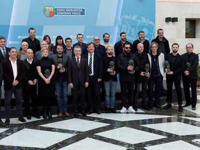 Basque premier Iñigo Urkullu (center, wearing burgundy tie).