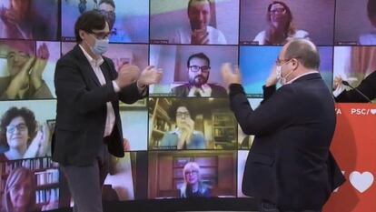 A la izquierda, el ministro de Sanidad, Salvador Illa, candidato a la Generalitat, durante su primer acto de precampaña junto al líder del PSC, Miquel Iceta.