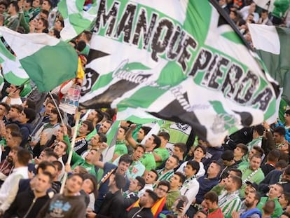 Aficionados del Betis en el Villamar&iacute;n