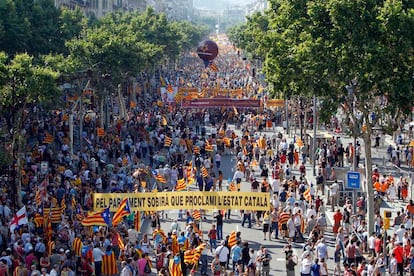 La intersección entre Paseo de Gracia y Consejo de Ciento ha sido tomada por los simpatizantes de Reagrupament.