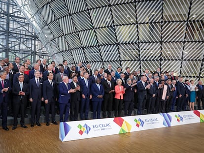 Mandatarios de la Unión Europea y de la Comunidad de Estados Latinoamericanos y Caribeños (Celac), durante la reciente cumbre en Bruselas.