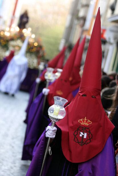 La Semana Santa ha llenado las calles y los hoteles de Ferrol (en la imagen) y Viveiro