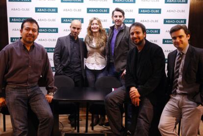 Desde la izquierda, Marcelo Aguilar, Iker Sánchez Silva, Sandra Ferrández, Alfonso Romero, César San Martín y Alberto Núñez, ayer en la presentación de <i>La ardilla astuta </i>en Bilbao.