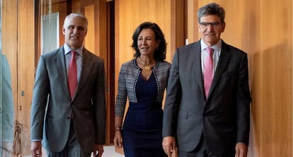 Andrea Orcel, Ana Botín y Jose Antonio Alvarez, en una imagen de archivo. 