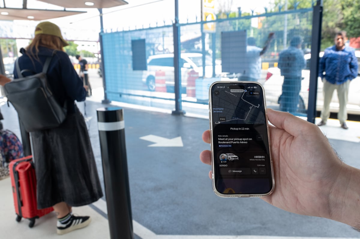 An army of lawyers is fighting so you can order an Uber at Mexico City’s airport