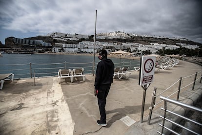 A migrant in the Puerto Rico neighborhood of Las Palmas de Gran Canaria. 