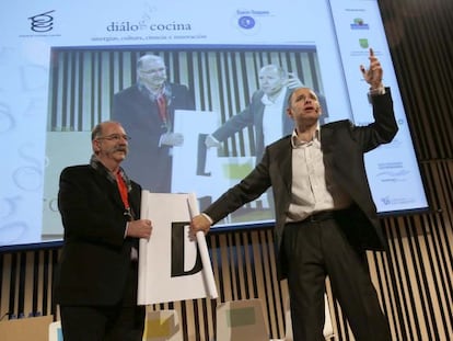 De izquierda a derecha, Pedro Subijana y Ramon Fauria, en los Diálogos de Cocina de Basque Culinary Center.   